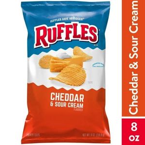 Ruffles Cheddar & Sour Cream Potato chips (226g)